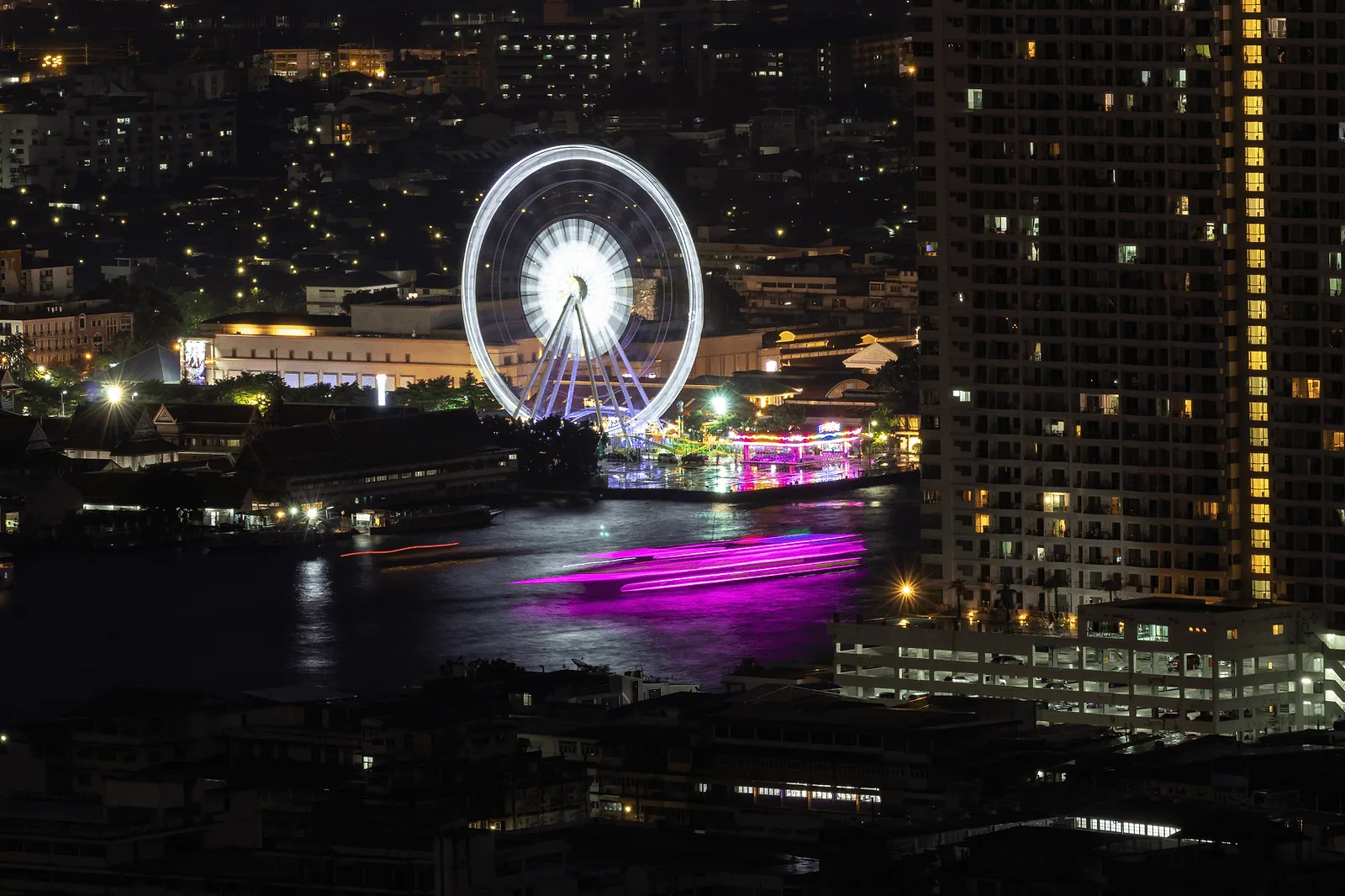 Photoshoot in Bangkok: asiatique the riverfront.