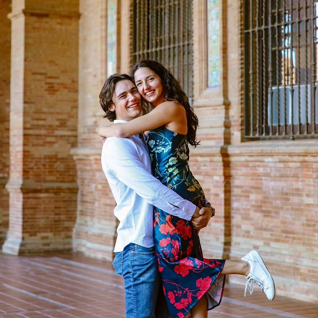 Resolve the Eternal Issue of How to Pose.