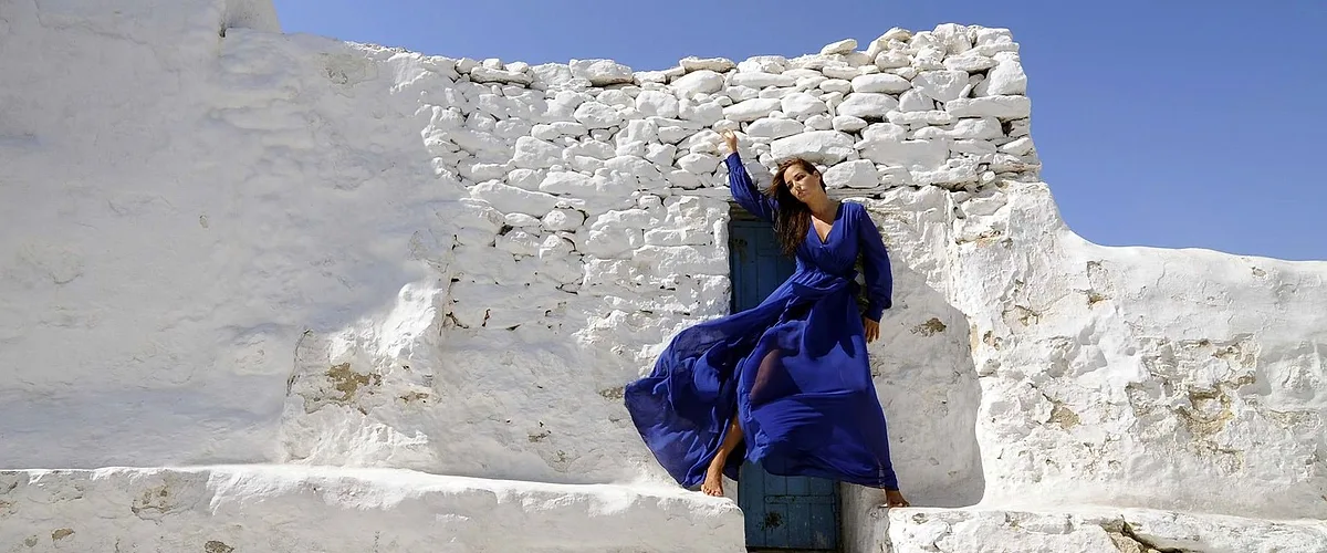 Vacation photoshoot in Mykonos by Alexandra — photo 3