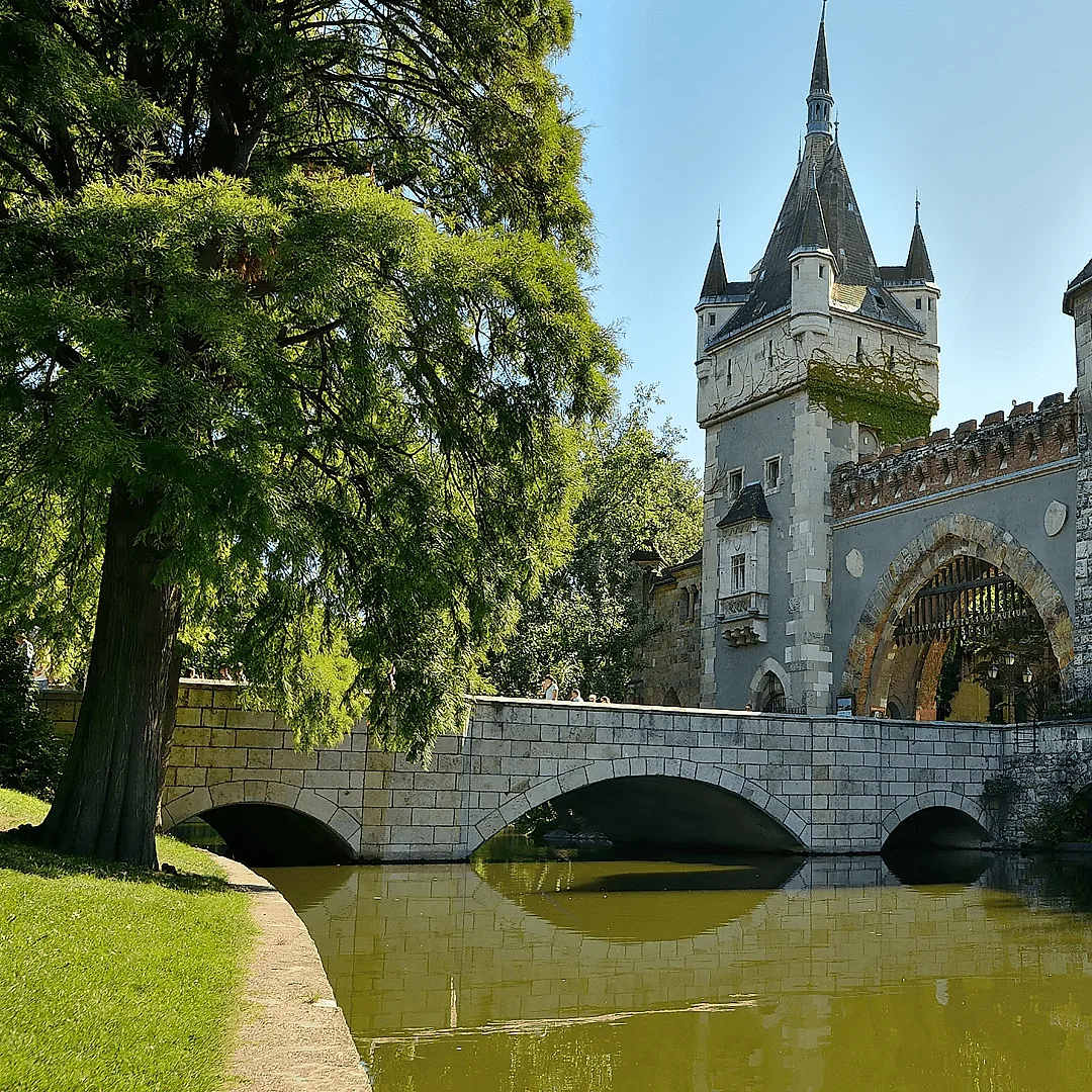 Photoshoot in Budapest: picnic in city park (városliget).