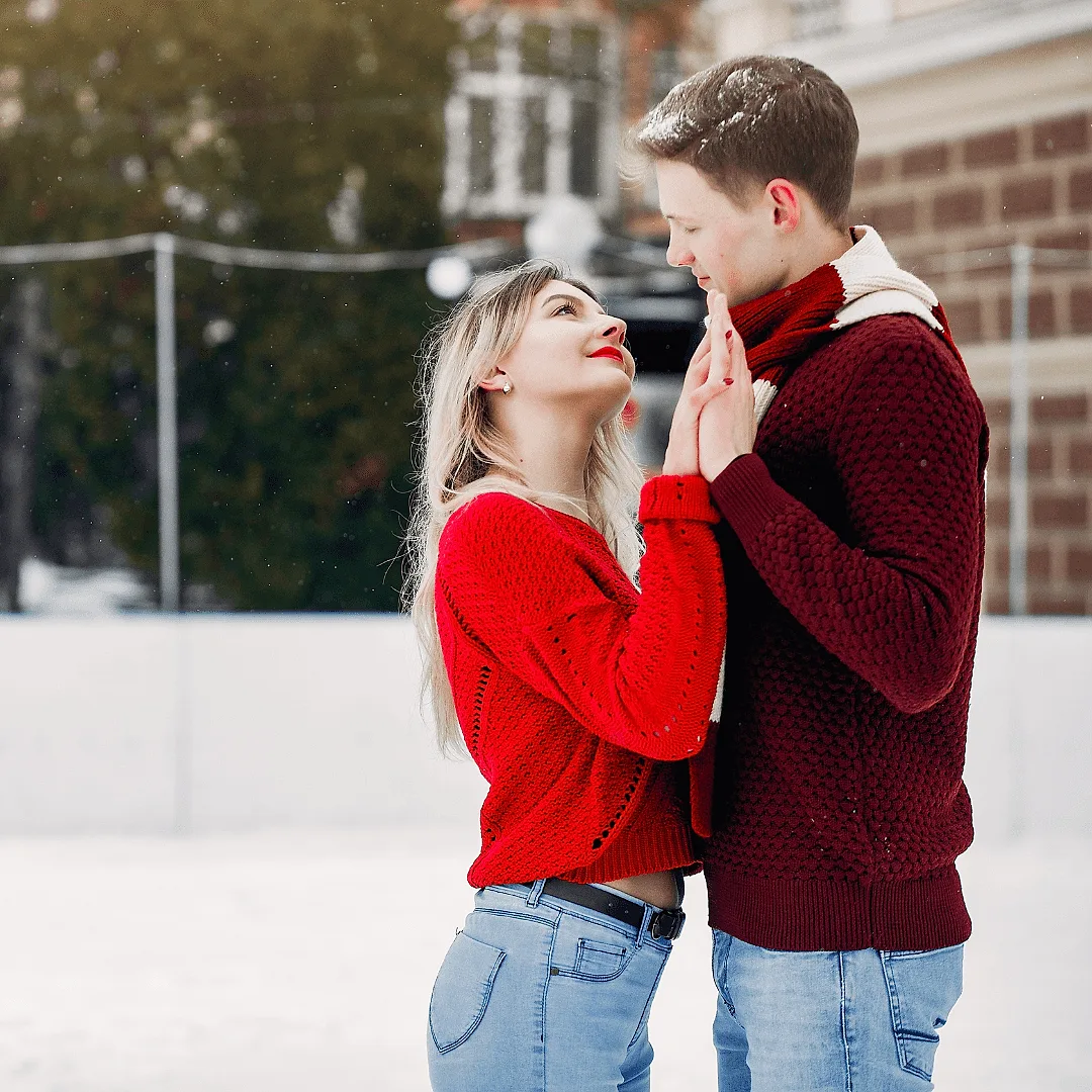 Photoshoot in Budapest: ice skating in city park.