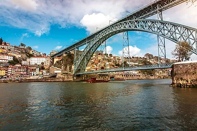Ponte de Dom Luís I — popular photoshoot spot in Porto