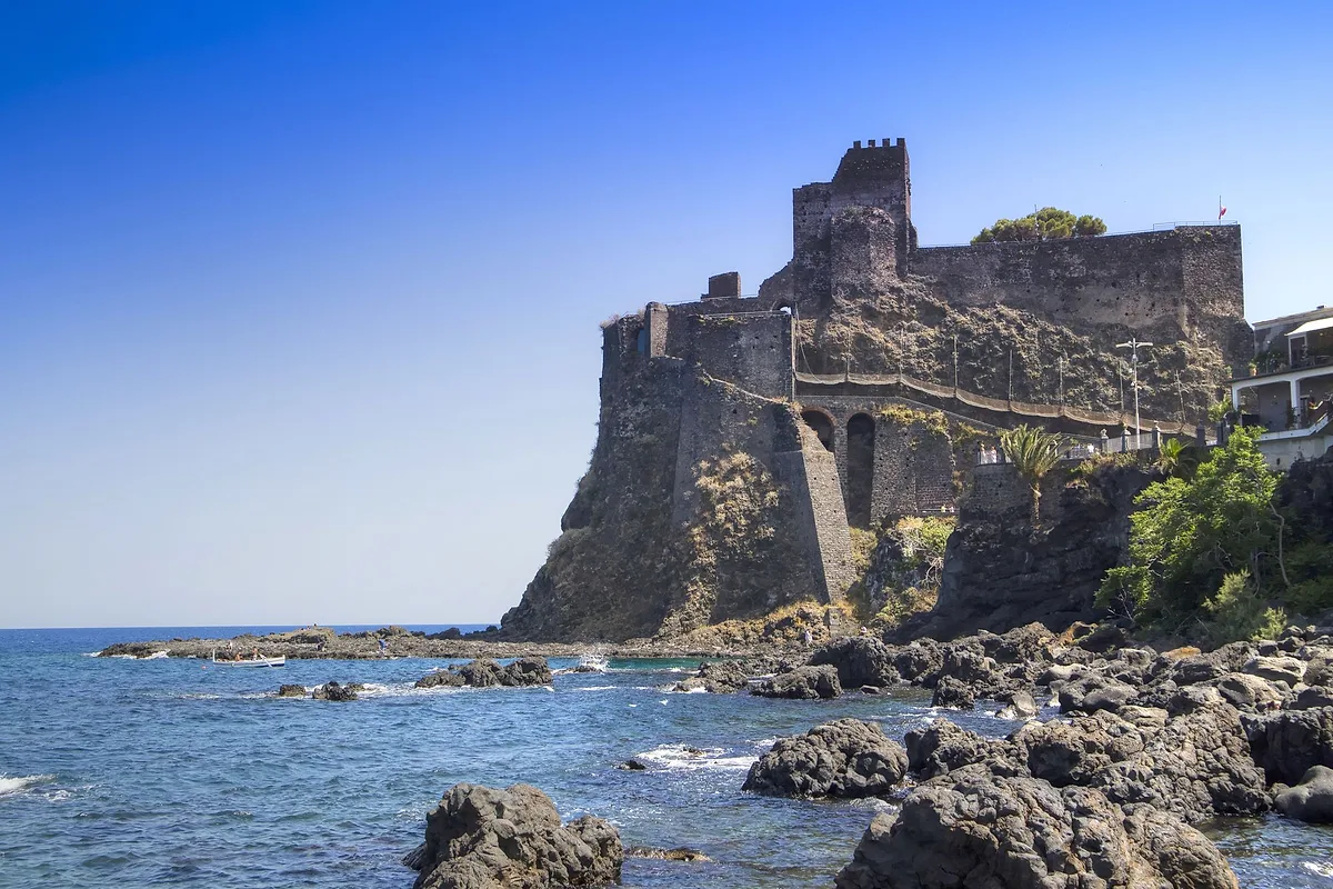Photoshoot locations in Aci Castello