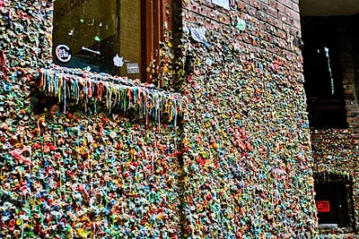 Pike Place and Post Alley — popular photoshoot spot in Washington