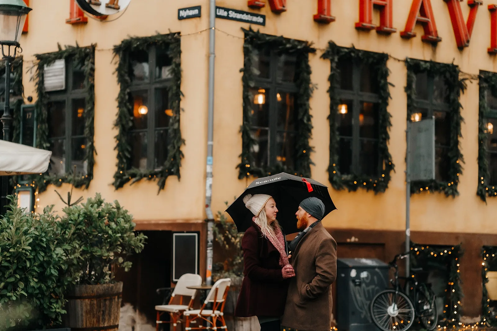 Couple's Christmas photoshoot by Nataly, Localgrapher in Copenhagen