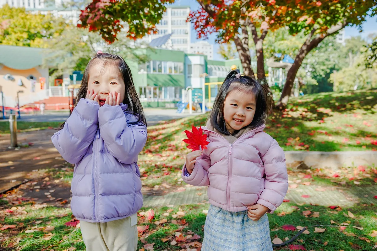 These are 10 Must-Try Sister Photoshoot Ideas: Props & Outfits Included