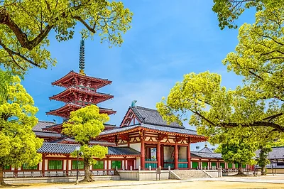 Shitennoji — popular photoshoot spot in Osaka