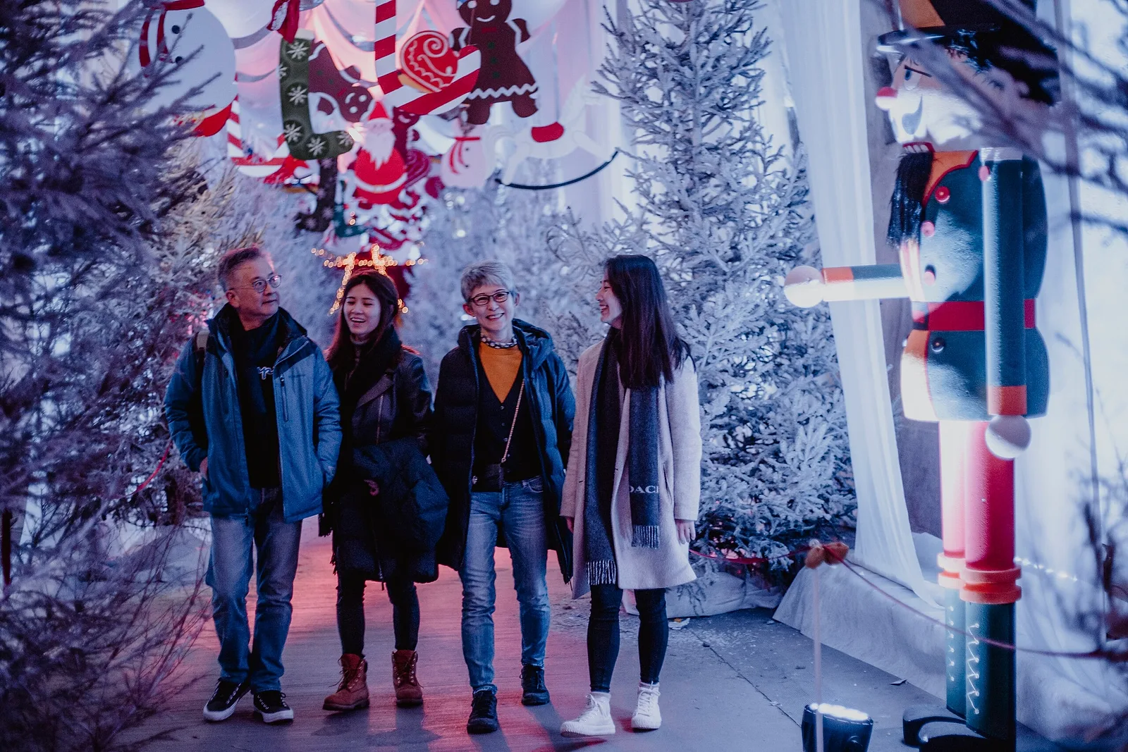 Christmas photoshoot by Hana and Ksenija, Localgraphers in Zagreb
