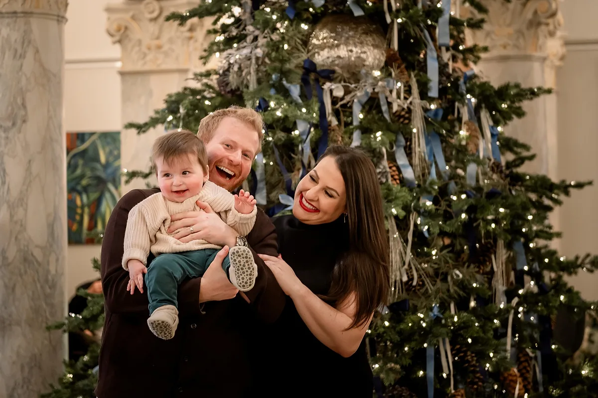 Christmas Decoration Ideas to Make Your Home Shine in Your Family Photos