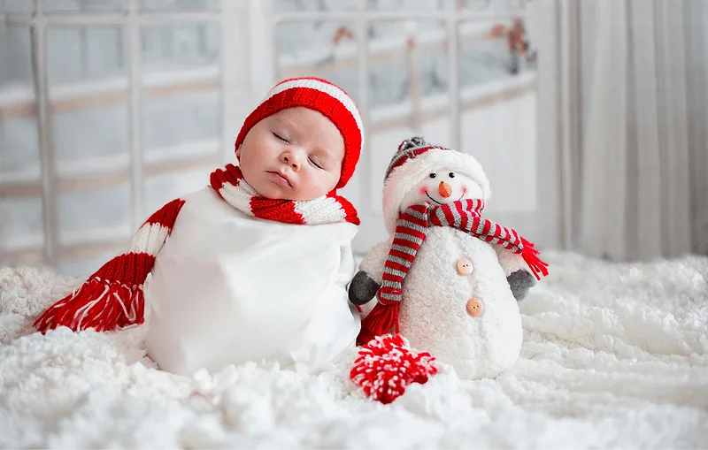 25 Best Newborn Christmas Photoshoot Ideas