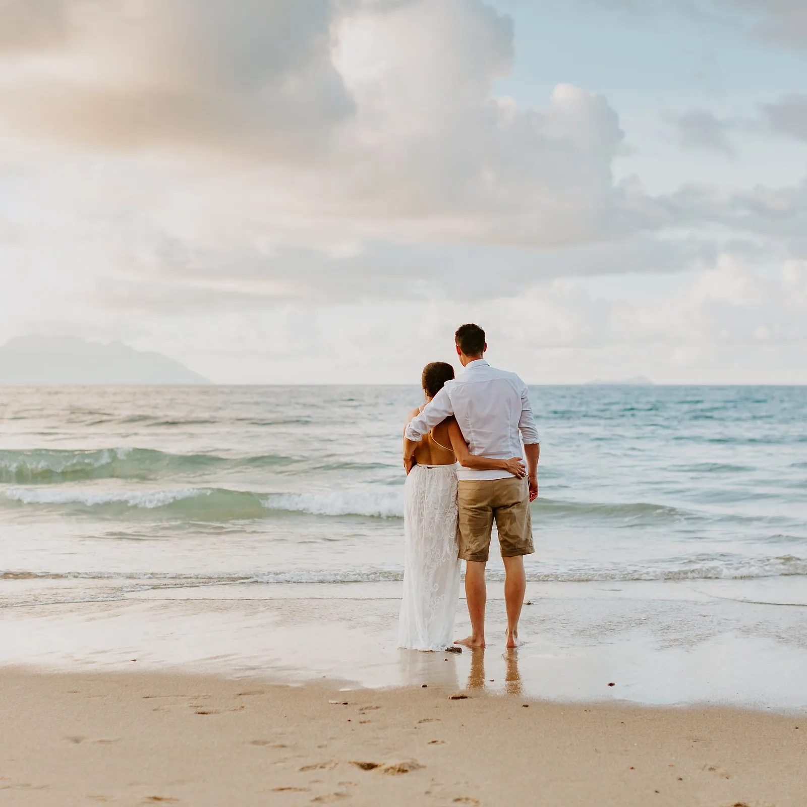 Photoshoot in Bali: walking on the ocean.