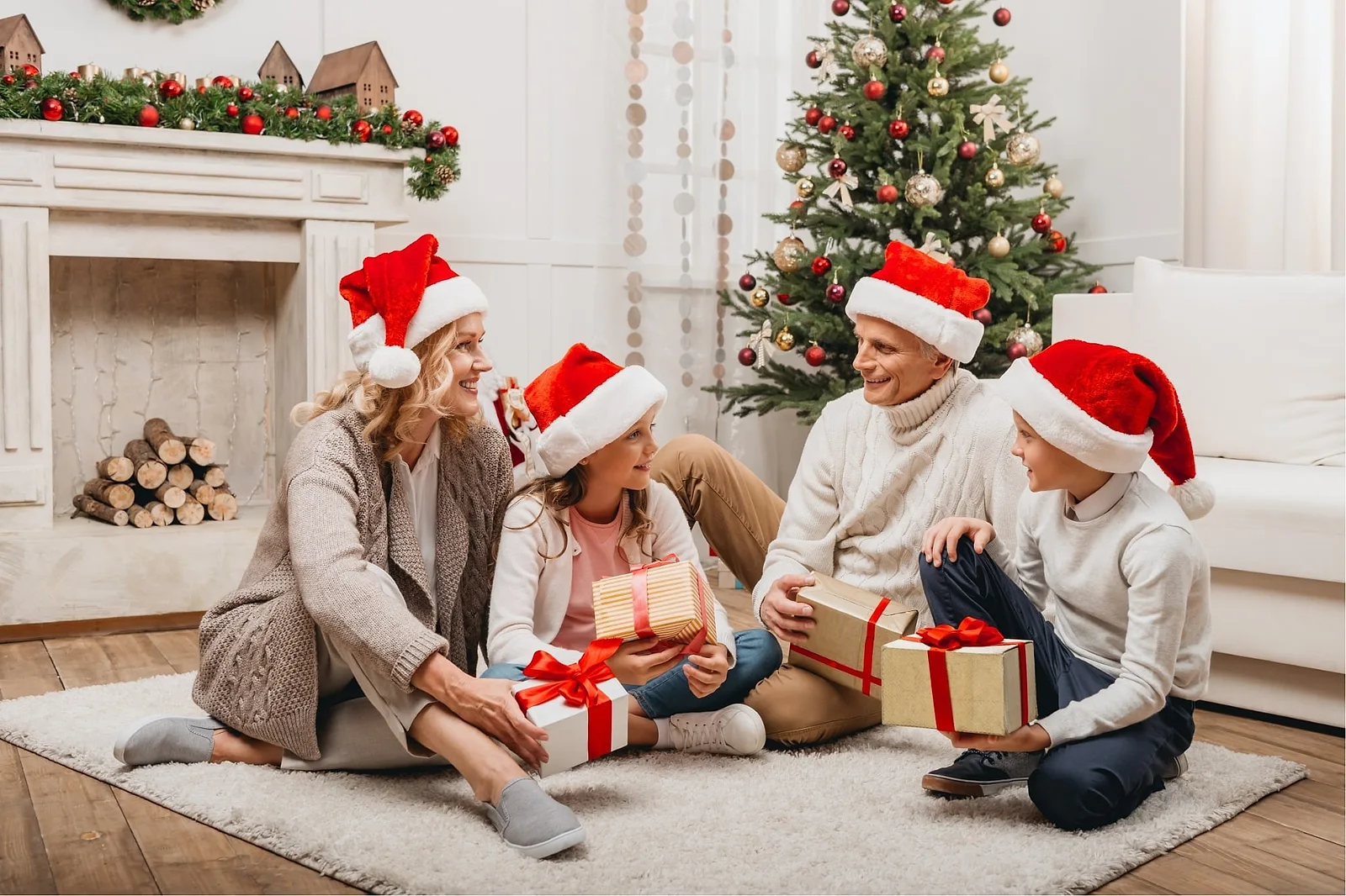 Be Creative with Christmas Essentials.