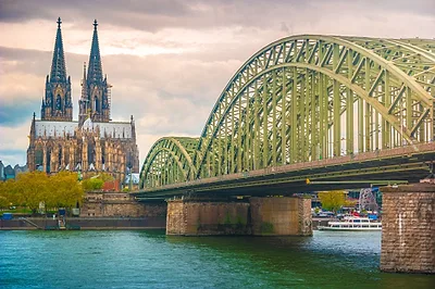 Hohenzollern Bridge — popular photoshoot spot in Germany