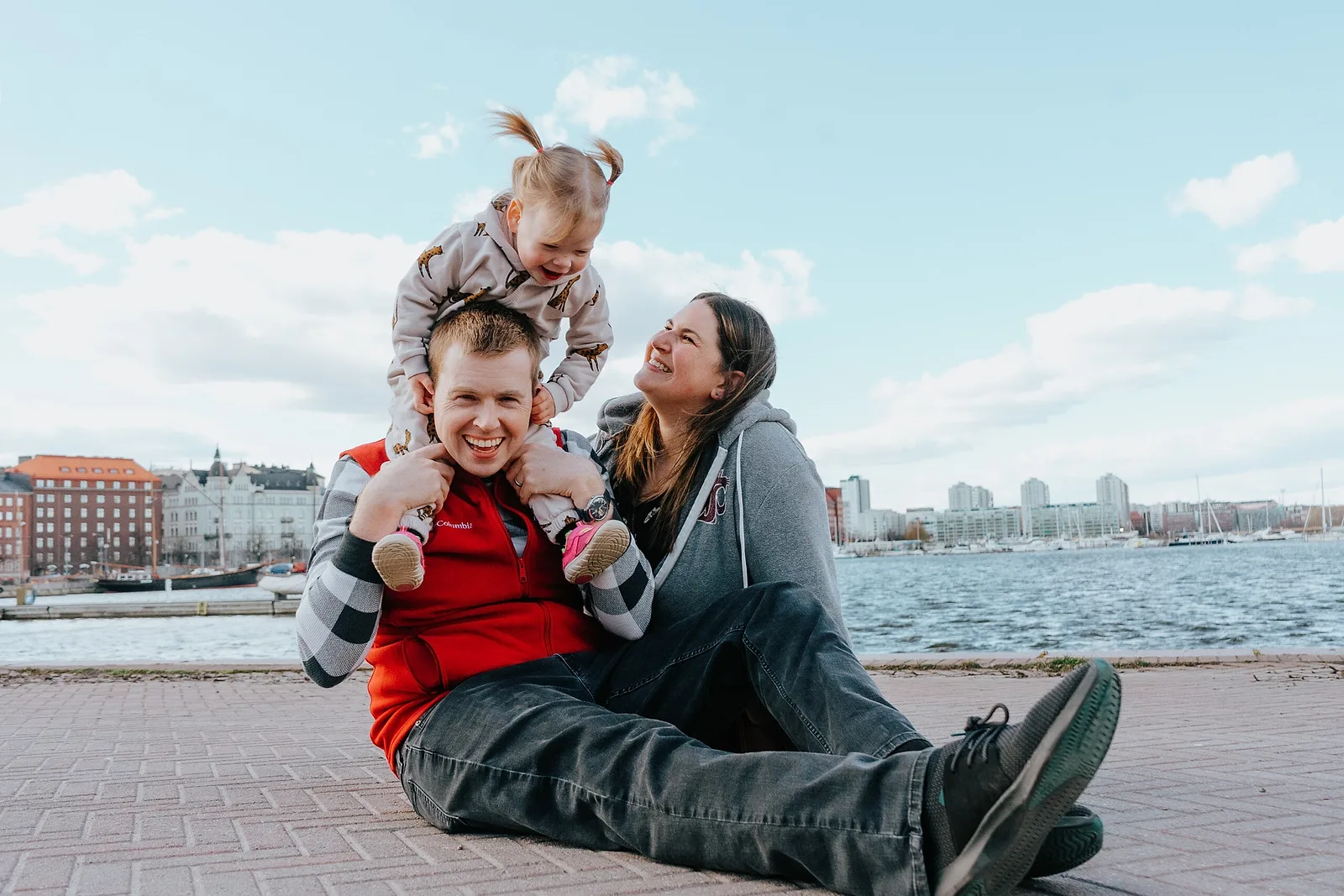 Family photoshoot by Gustavo, Localgrapher in Helsinki