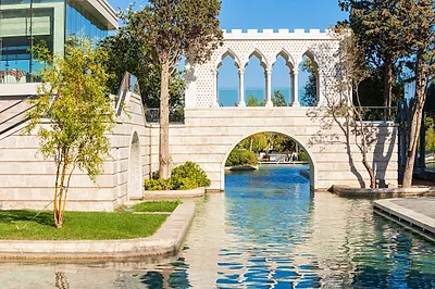 Little Venice Park — popular photoshoot spot in Baku