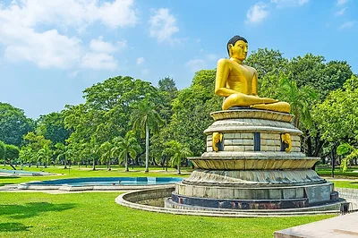 Viharamahadevi Park — popular photoshoot spot in Sri Lanka