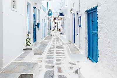 Iconic Streets — popular photoshoot spot in Greece