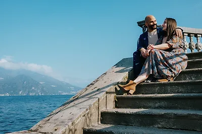 20+ Instagram Photo Poses: Real Travel Couples’ Favourite Moves