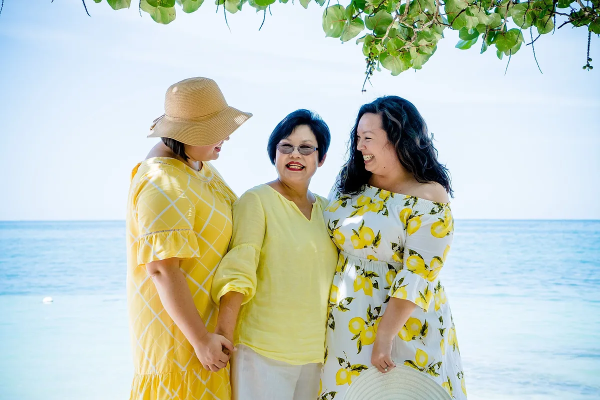 Easter Photoshoot Ideas for Holiday Cards: Outfits, Poses & More Tips