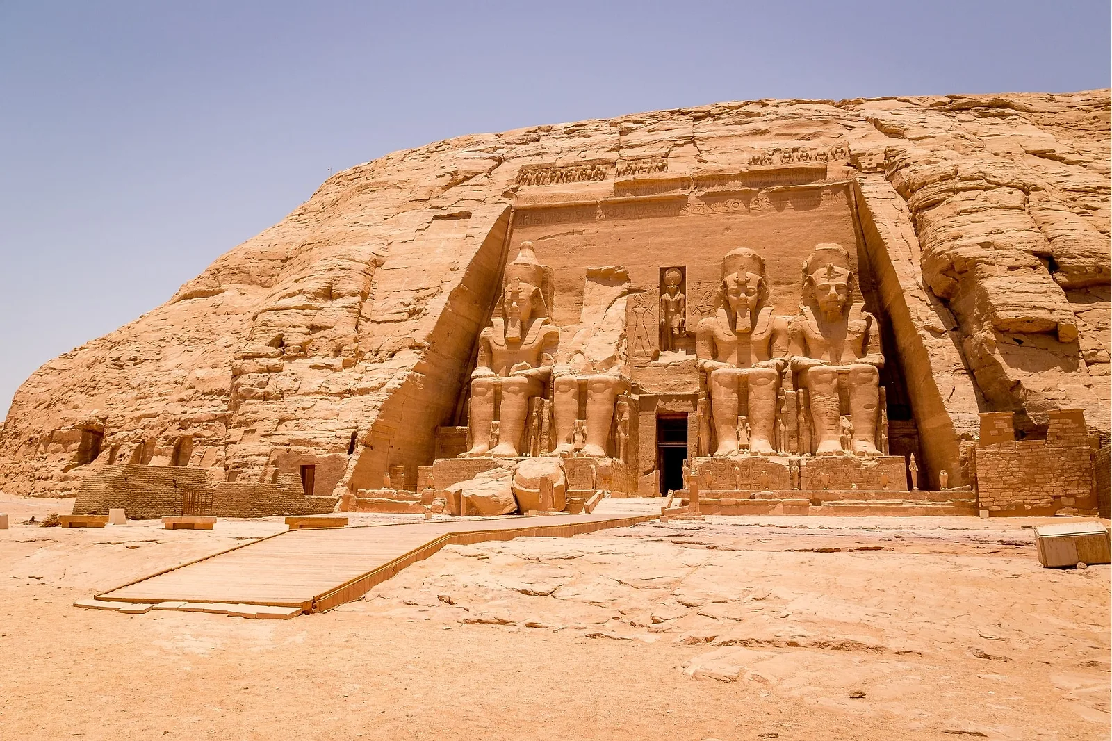 Photoshoot in Egypt: pro #2: accurate estimate of the budget.