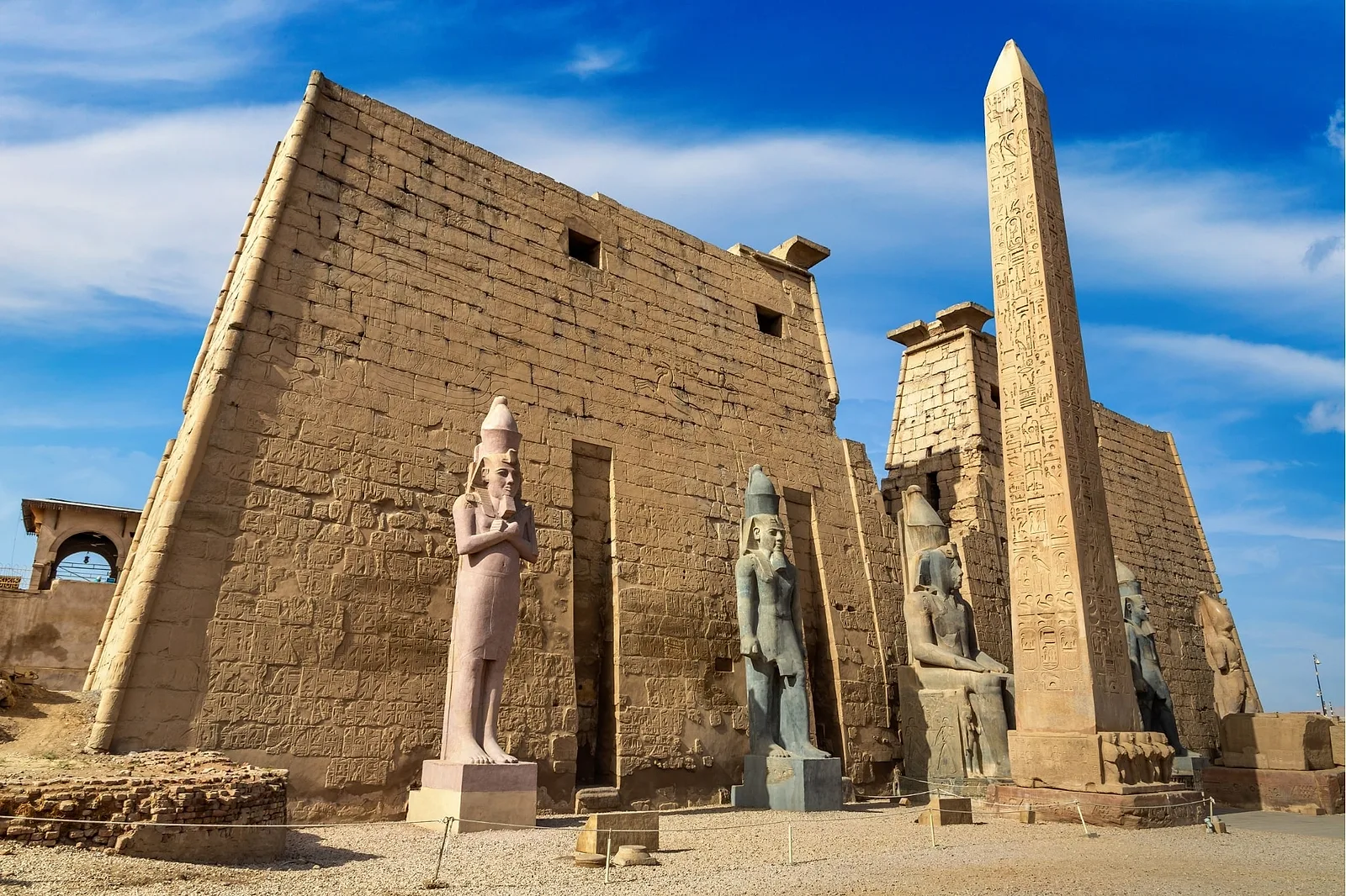 Photoshoot in Egypt: day 3: fly to luxor.