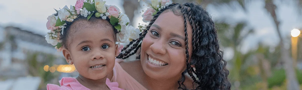 15 Photoshoot Props for the Most Fun Family Photo Session
