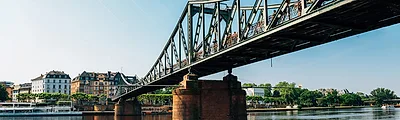Iron Footbridge — popular photoshoot spot in Frankfurt