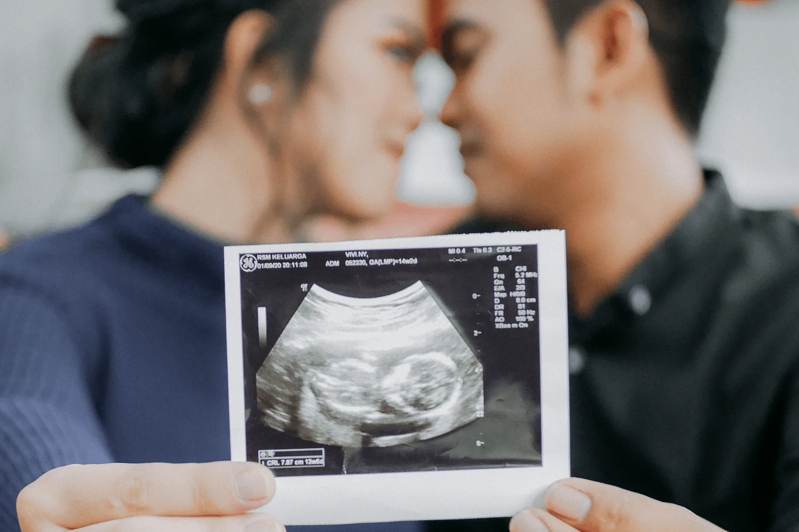 couple pregnancy announcement photos
