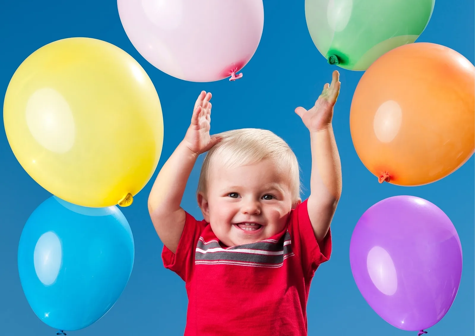2 Year Old Photoshoot Ideas for Outdoor & Indoor Photo Sessions 