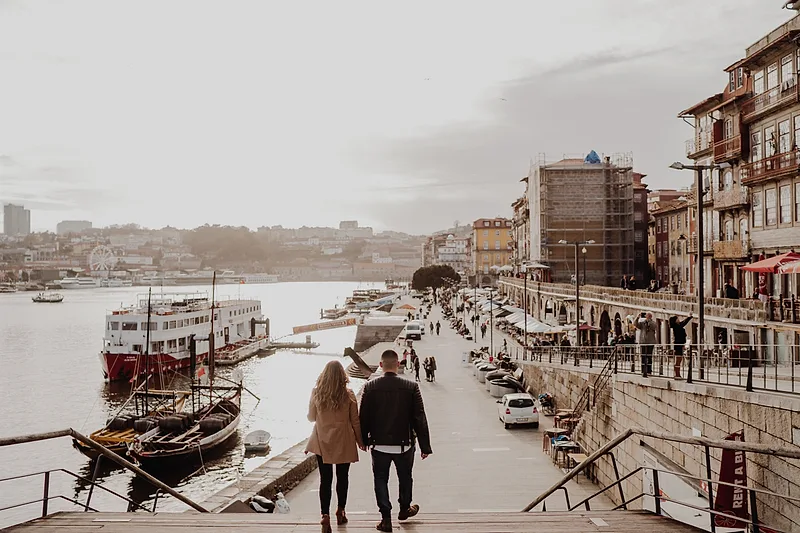 Engagement photoshoot by Nathalia, Localgrapher in Porto