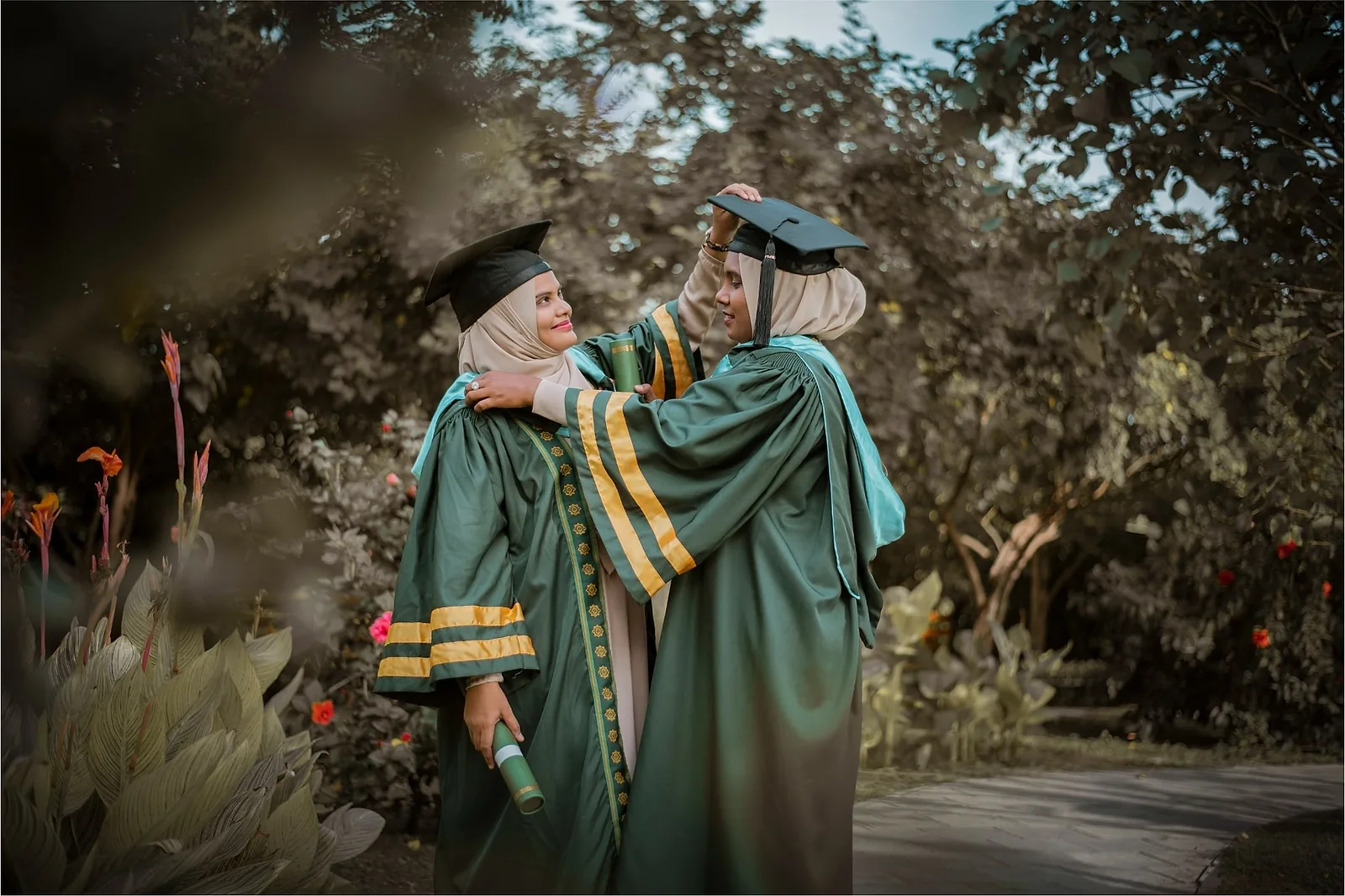 Graduation Pictures: What to Wear, How to Pose & More!