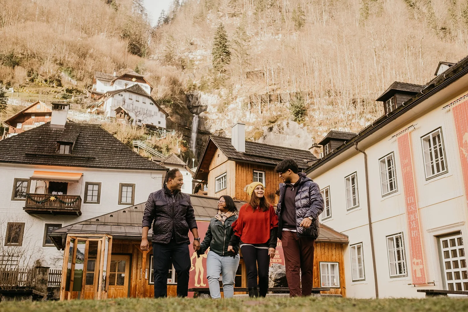 Family photoshoot by Kevin, Localgrapher in Halstatt