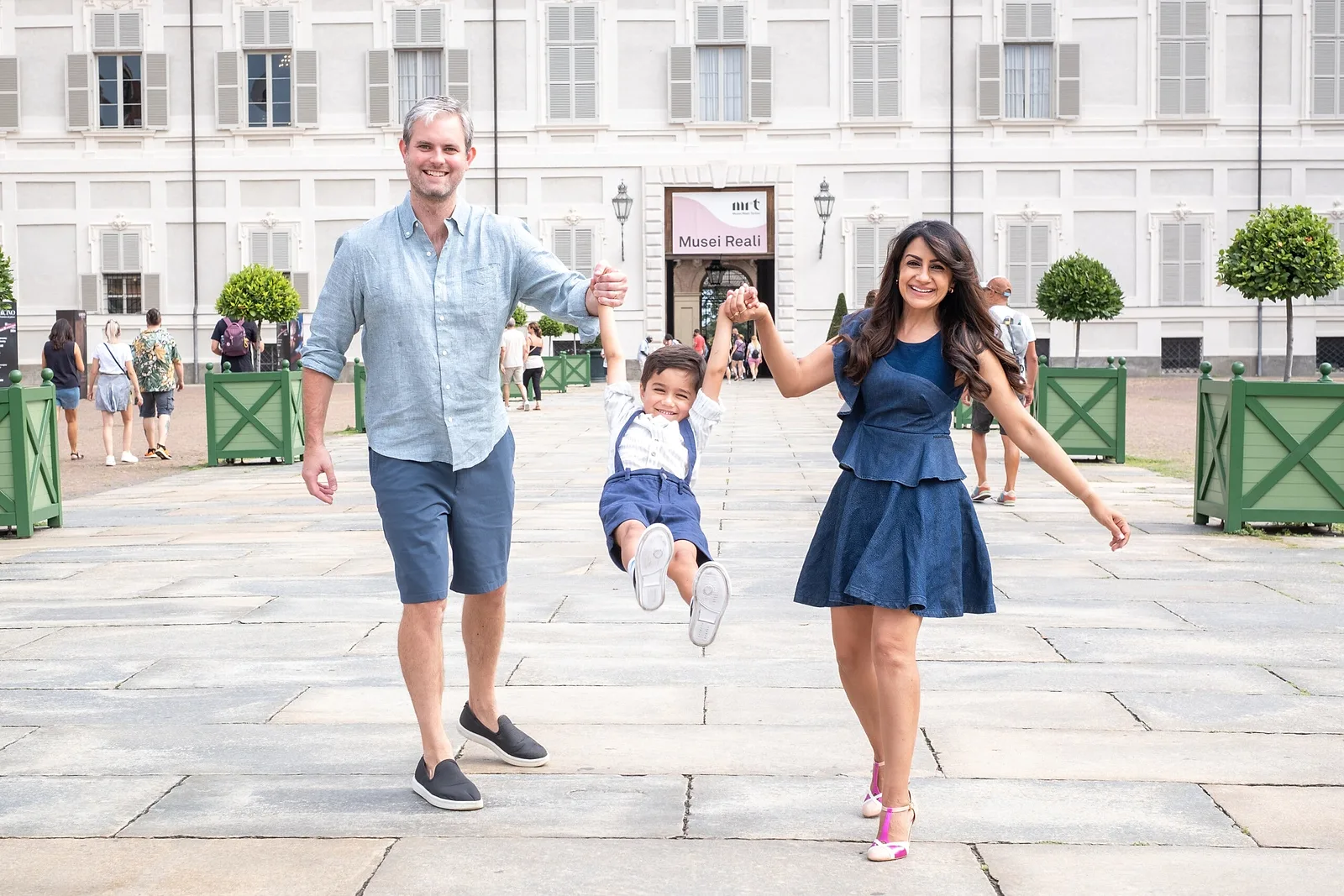 Family photoshoot by Luca, Localgrapher in Turin