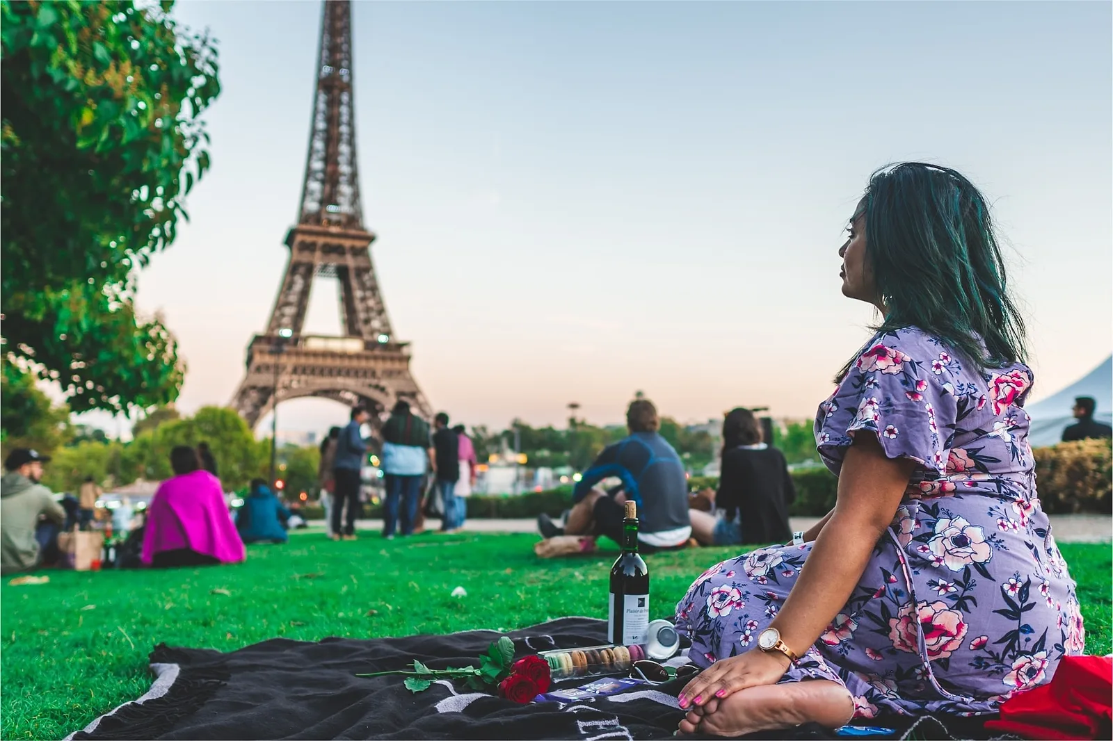 20 Eiffel Tower Photos to Replicate on Your Vacation in Paris