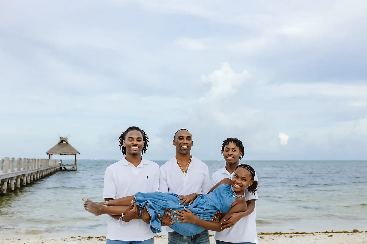 20 Creative Family Beach Picture Ideas: Capturing Fun and Memorable Moments