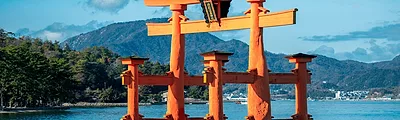 Hakone Shrine — popular photoshoot spot in Japan