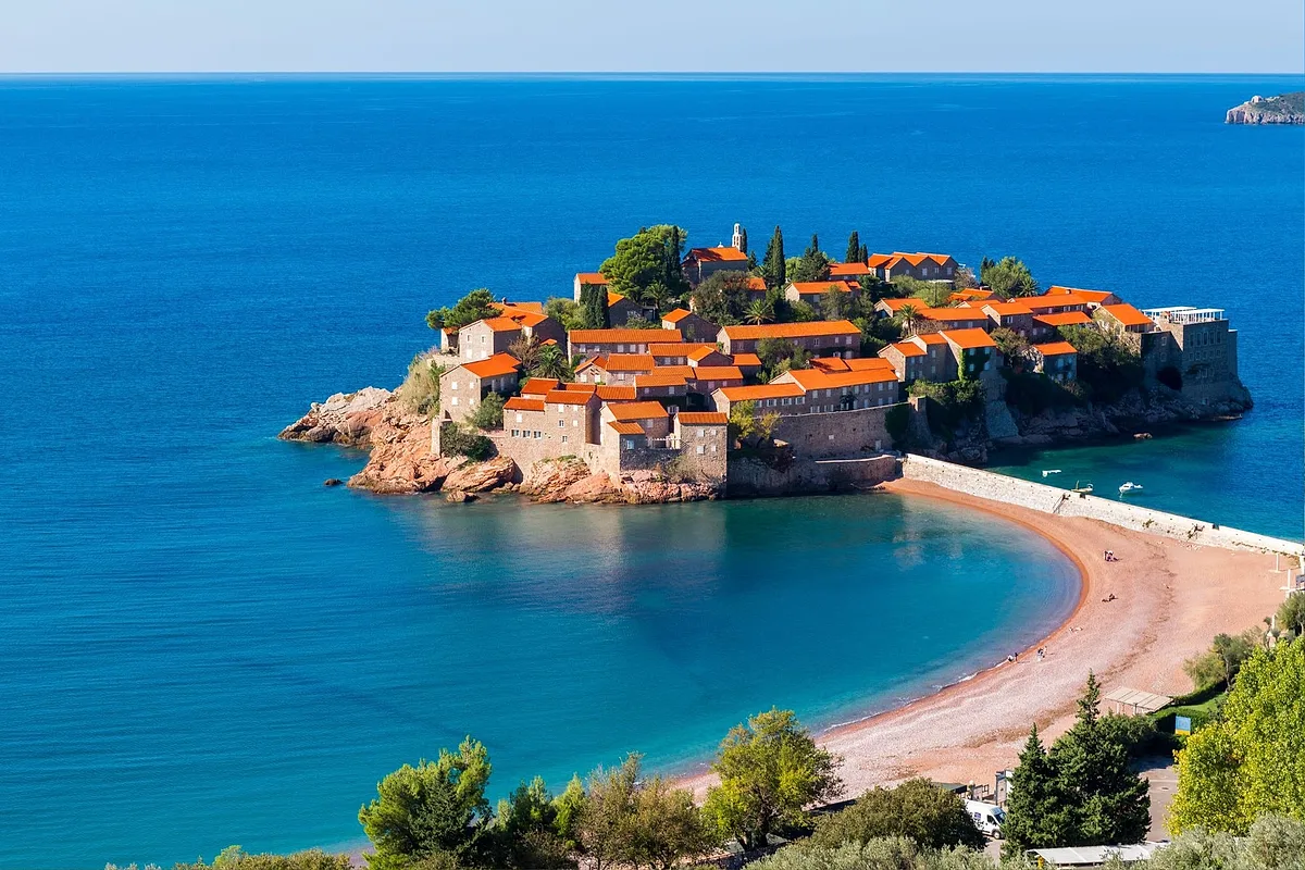 Photoshoot locations in Sveti Stefan