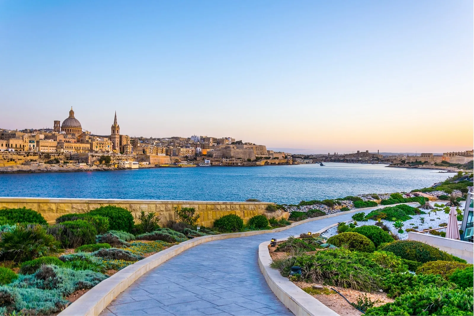 Photoshoot in Malta: coastal charm.
