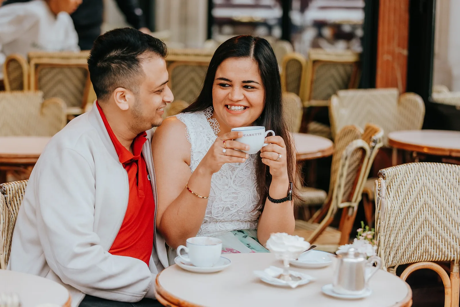 Photoshoot in Paris: coffee and conversation.