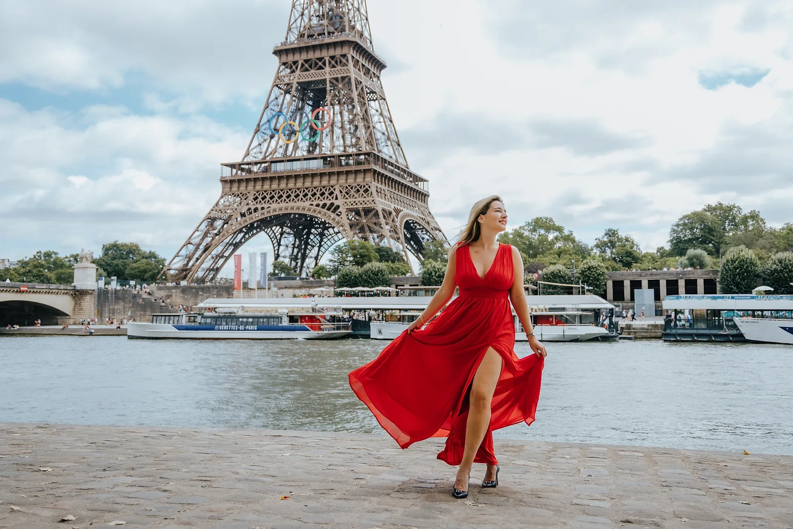 Photoshoot in Paris: pops of color.