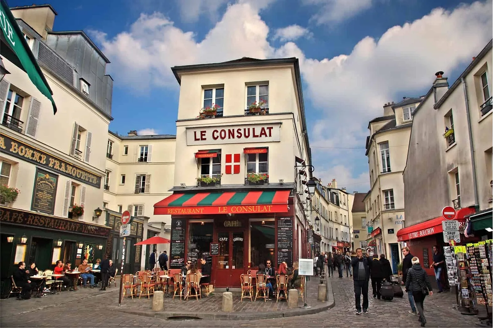 Photoshoot in Paris: café #5: le consulat.