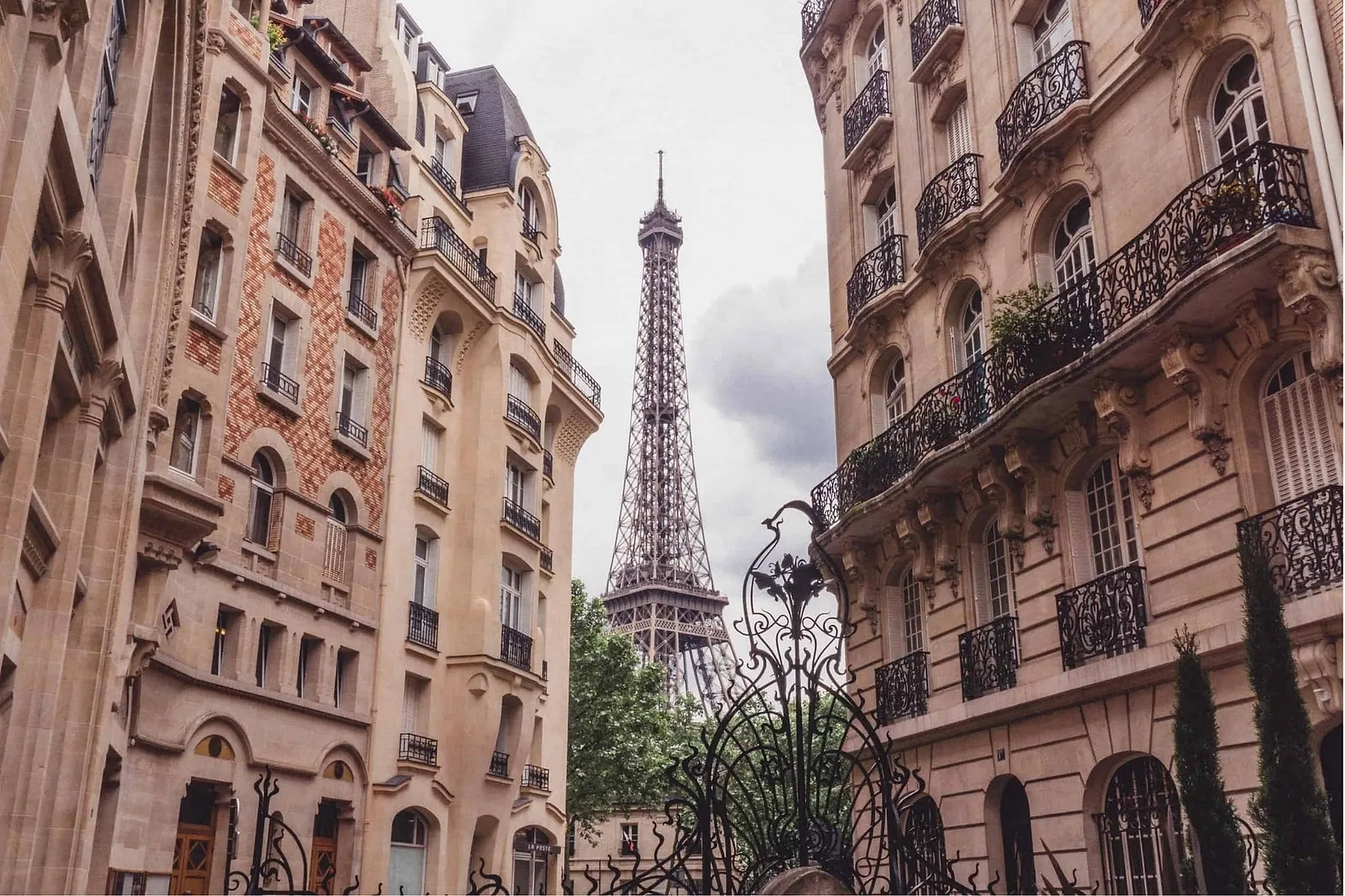 Photoshoot in Paris: spot #2: square rapp.