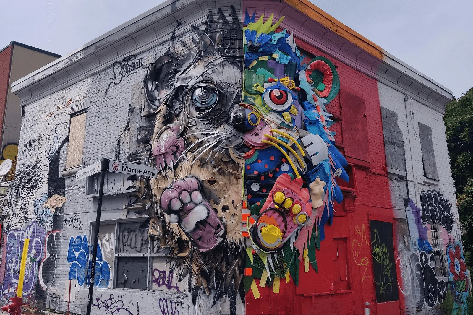 Photoshoot in Montreal: spot #4: le plateau murals.