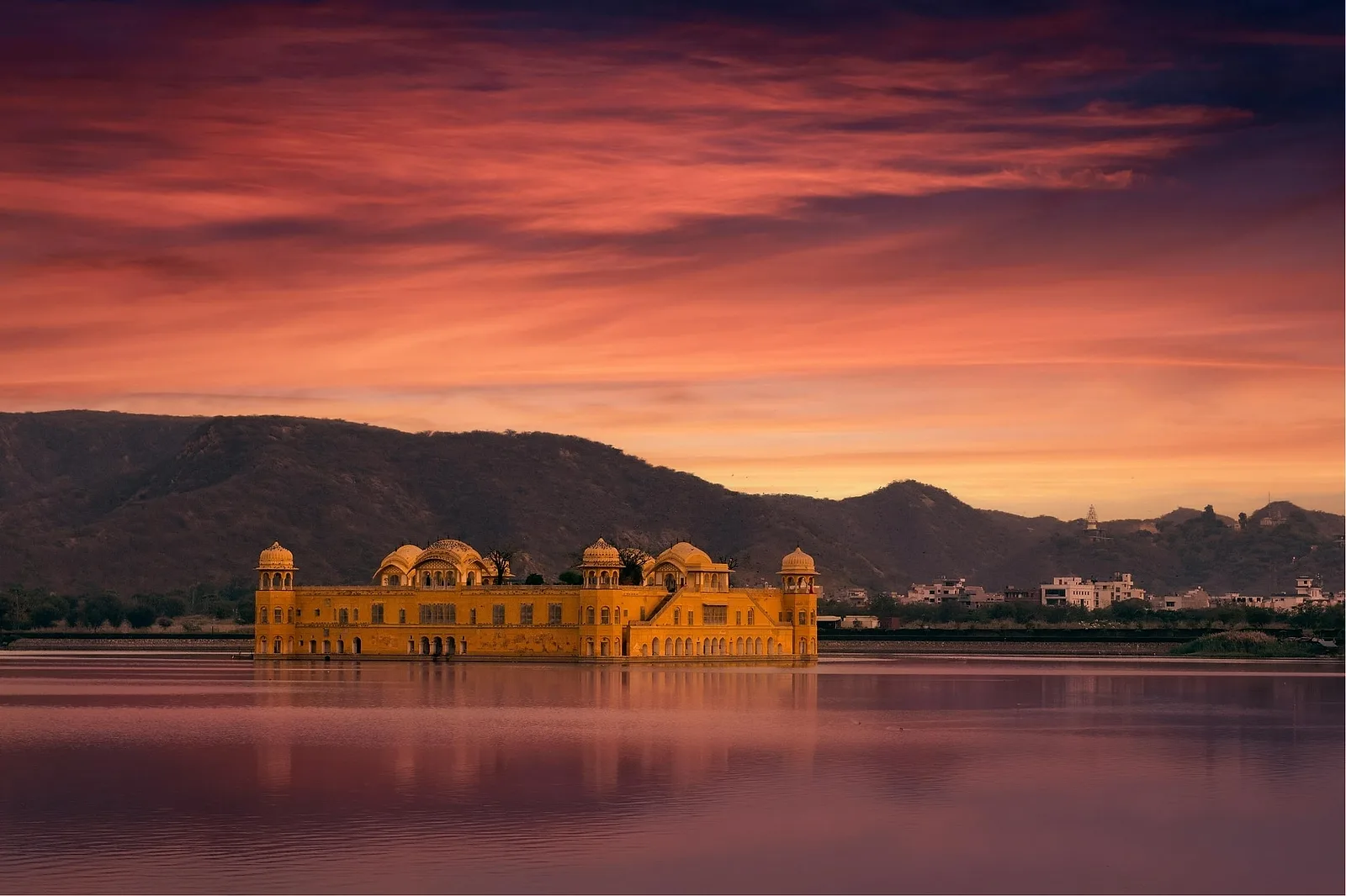 Photoshoot in Jaipur: golden hour mornings.
