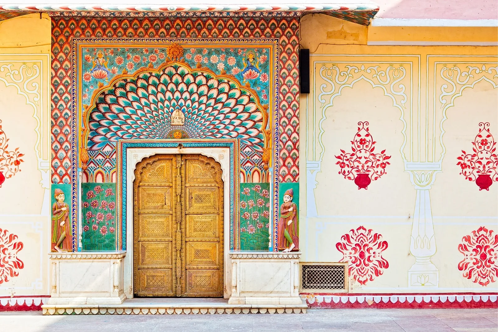 Photoshoot in Jaipur: narain niwas palace.