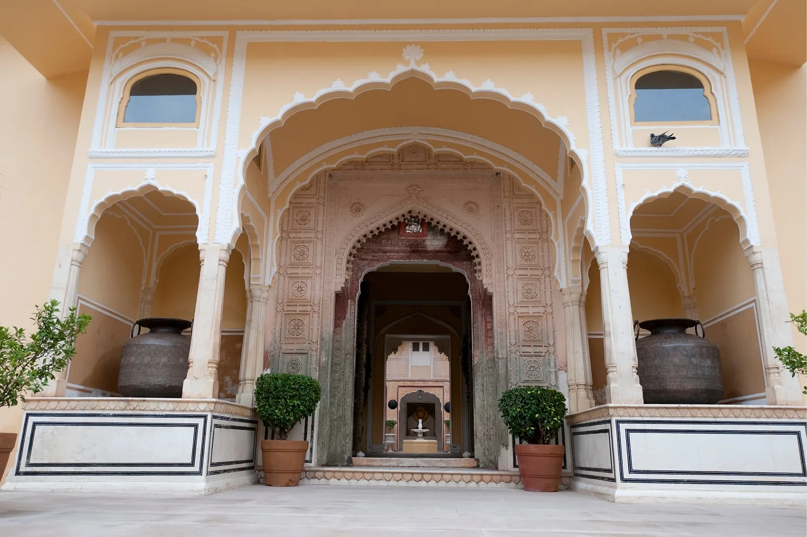 Photoshoot in Jaipur: samode haveli.