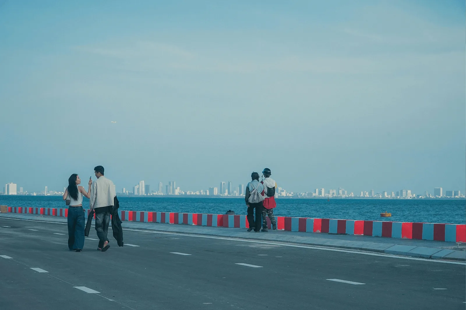 Photoshoot spot at Han River, Da Nang at blue hour
