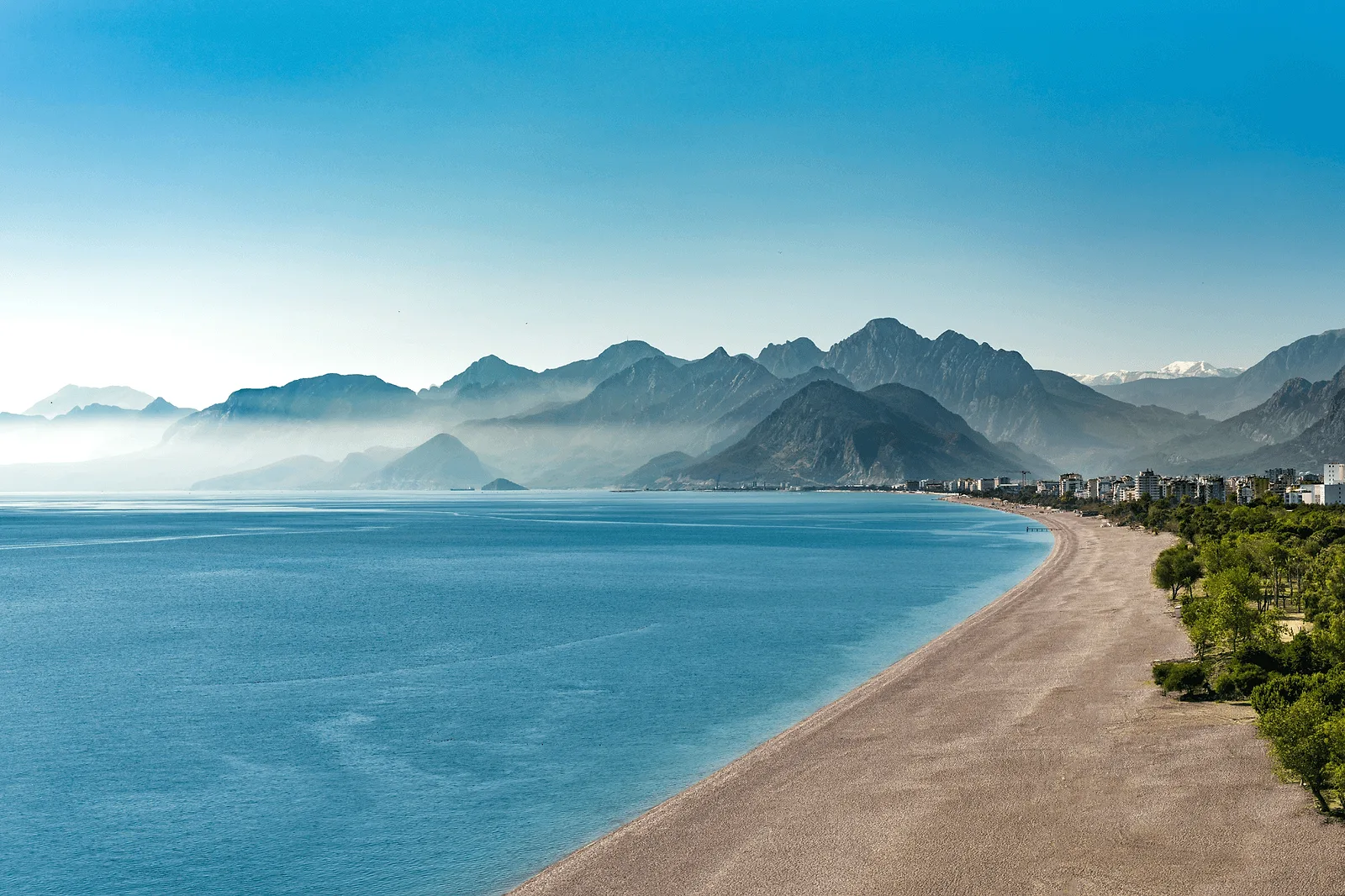 Karaalioğlu Park mirador with Beydağları Mountains — Antalya cliff viewpoint