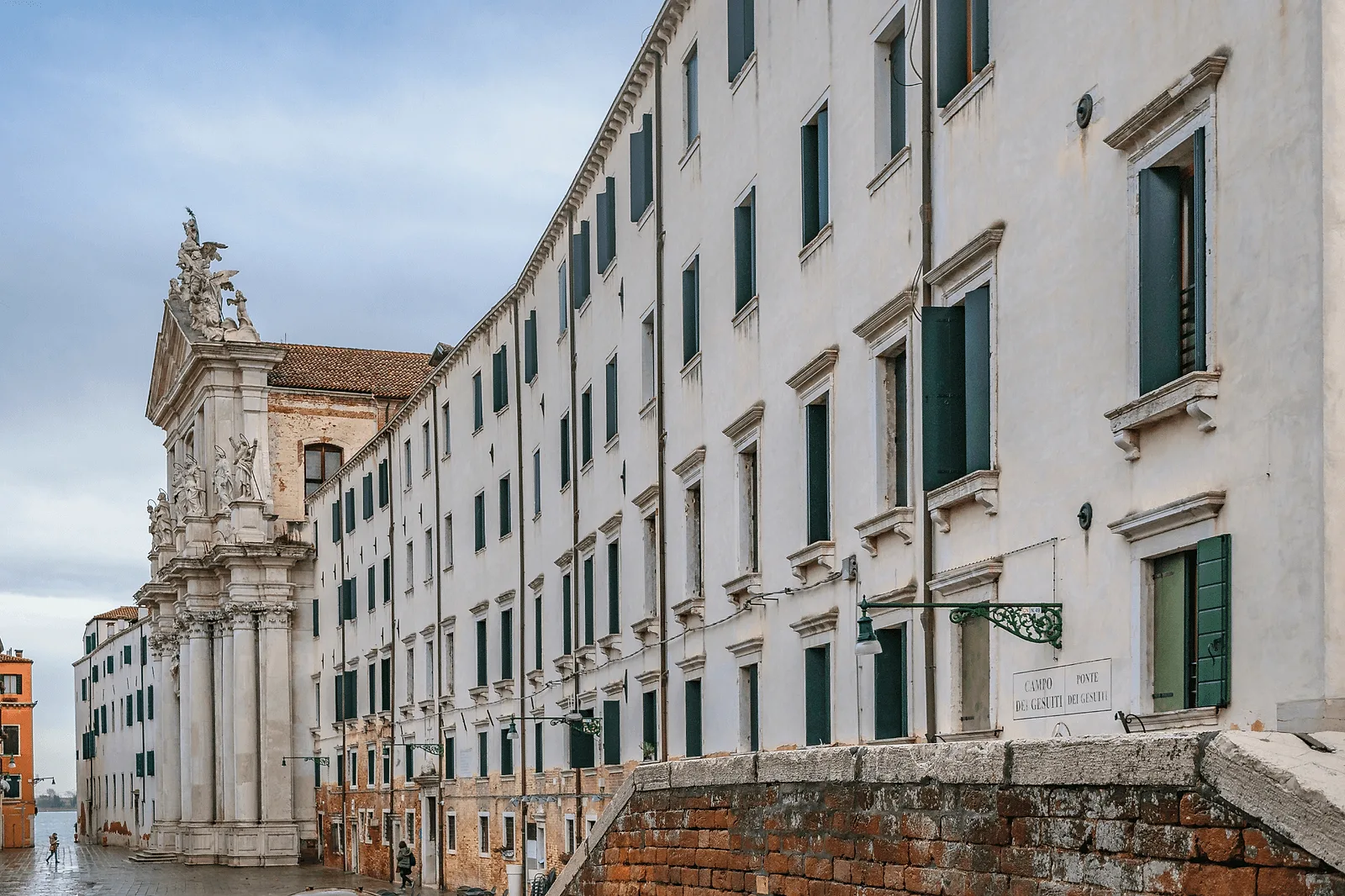 Venice photoshoot spot without crowds: Cannaregio District, Venice, Italy