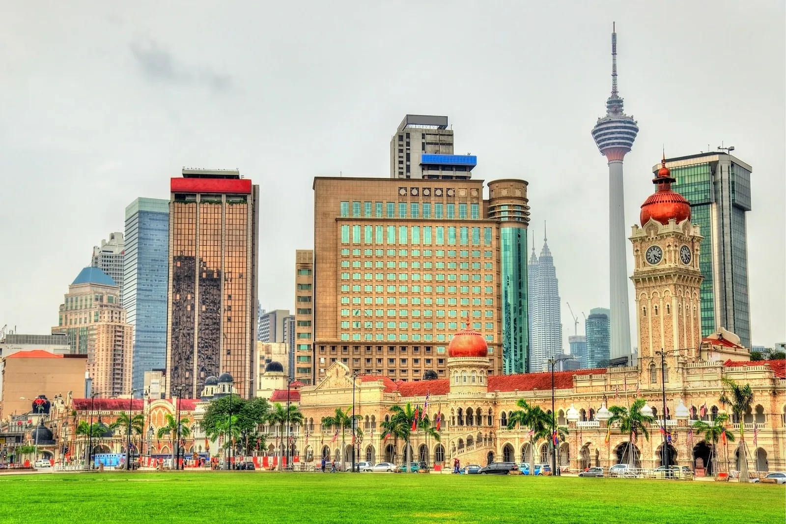 Harsh midday light: when to avoid outdoor shoots in Kuala Lumpur